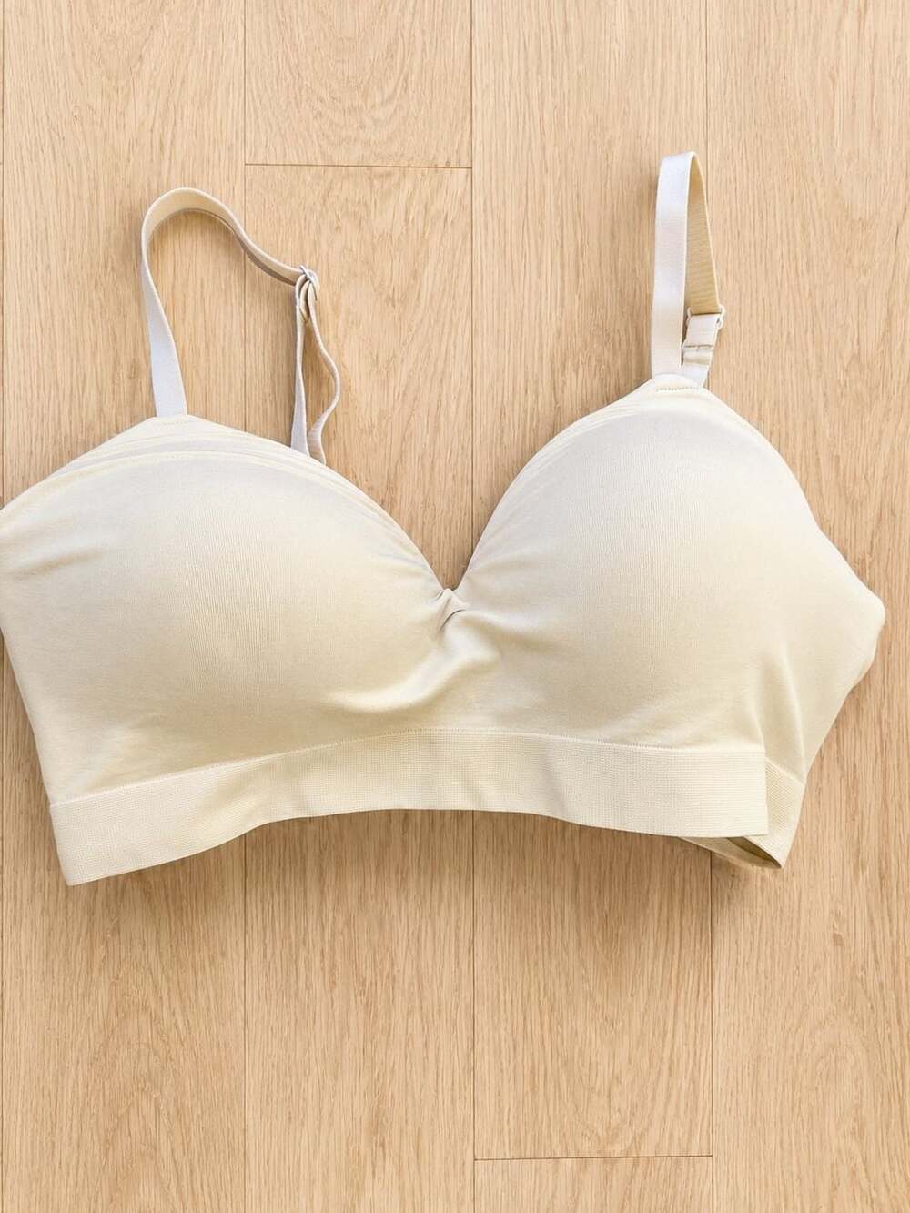 truekind Everyday Throw-On Wireless Seamless Comfort Bra Beige Medium